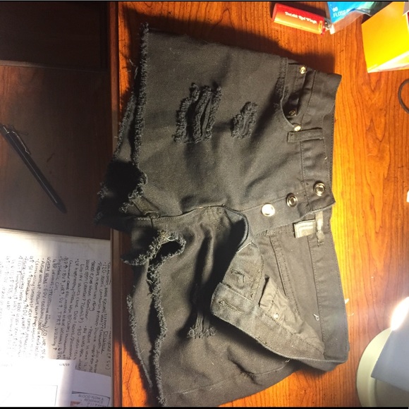 shorts - Picture 2 of 3